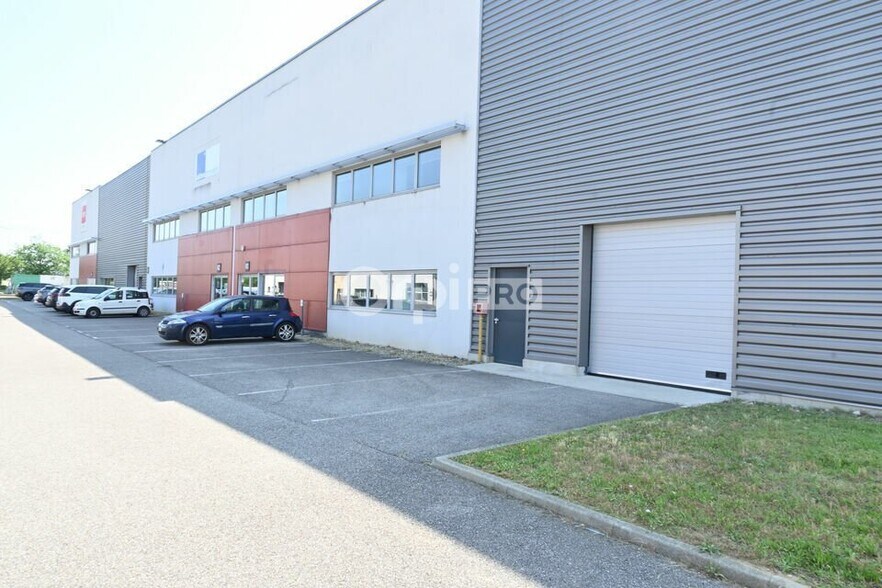 50 Rue Jean Zay, Saint-Priest for lease - Building Photo - Image 1 of 82