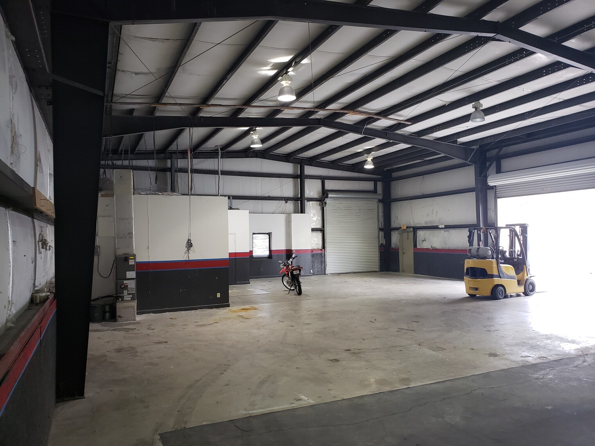 1927-1935 SW South Macedo Blvd, Port Saint Lucie, FL for lease Interior Photo- Image 1 of 11