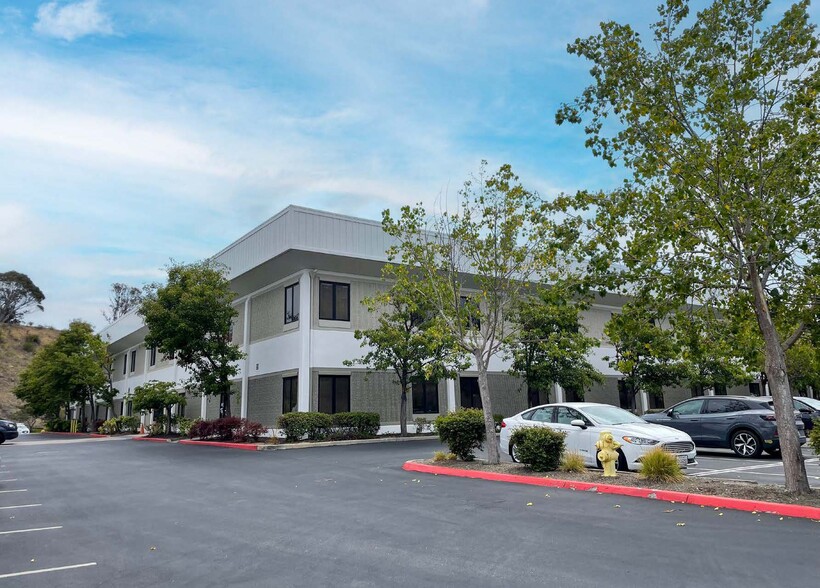 150 N Hill Dr, Brisbane, CA for lease - Building Photo - Image 1 of 4