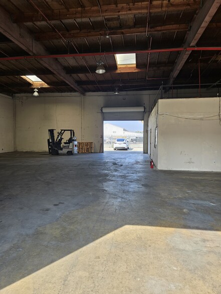 350 Electra St, Pomona, CA for lease - Building Photo - Image 3 of 10