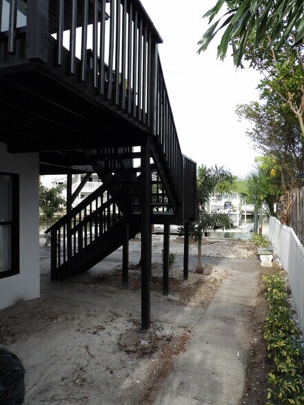 14975 1st St E, Madeira Beach, FL for sale - Building Photo - Image 3 of 19