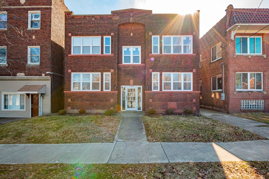 14620 Lake Shore Blvd, Cleveland, OH for sale - Primary Photo - Image 1 of 16