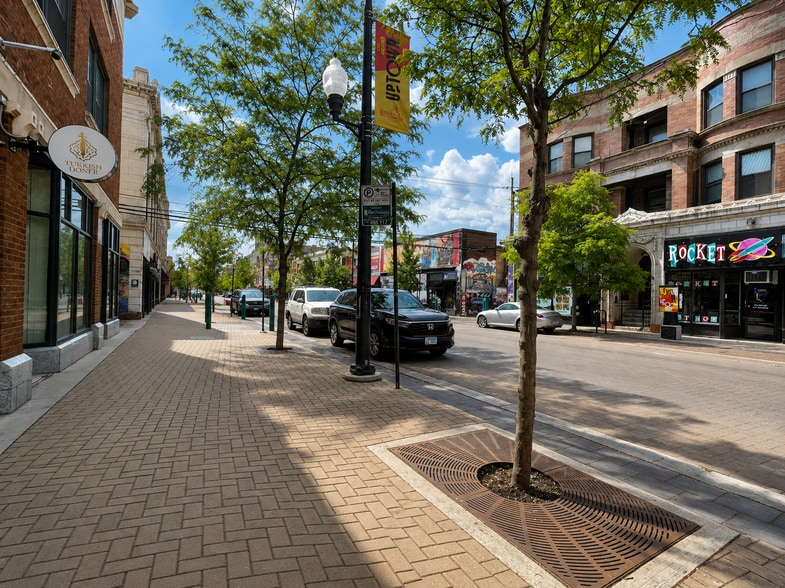 1005 W Argyle St, Chicago, IL for lease - Building Photo - Image 3 of 7