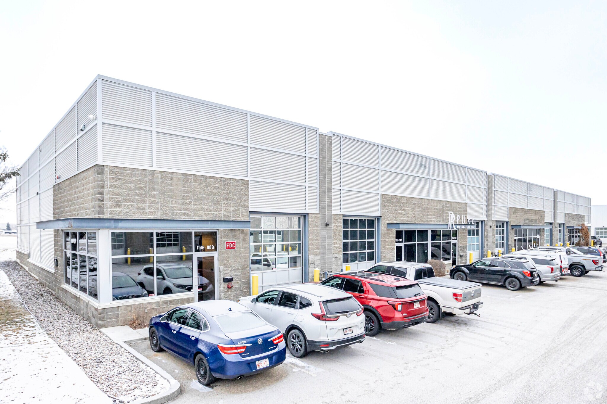 11255-11265 180 St NW, Edmonton, AB à vendre Photo principale- Image 1 de 1