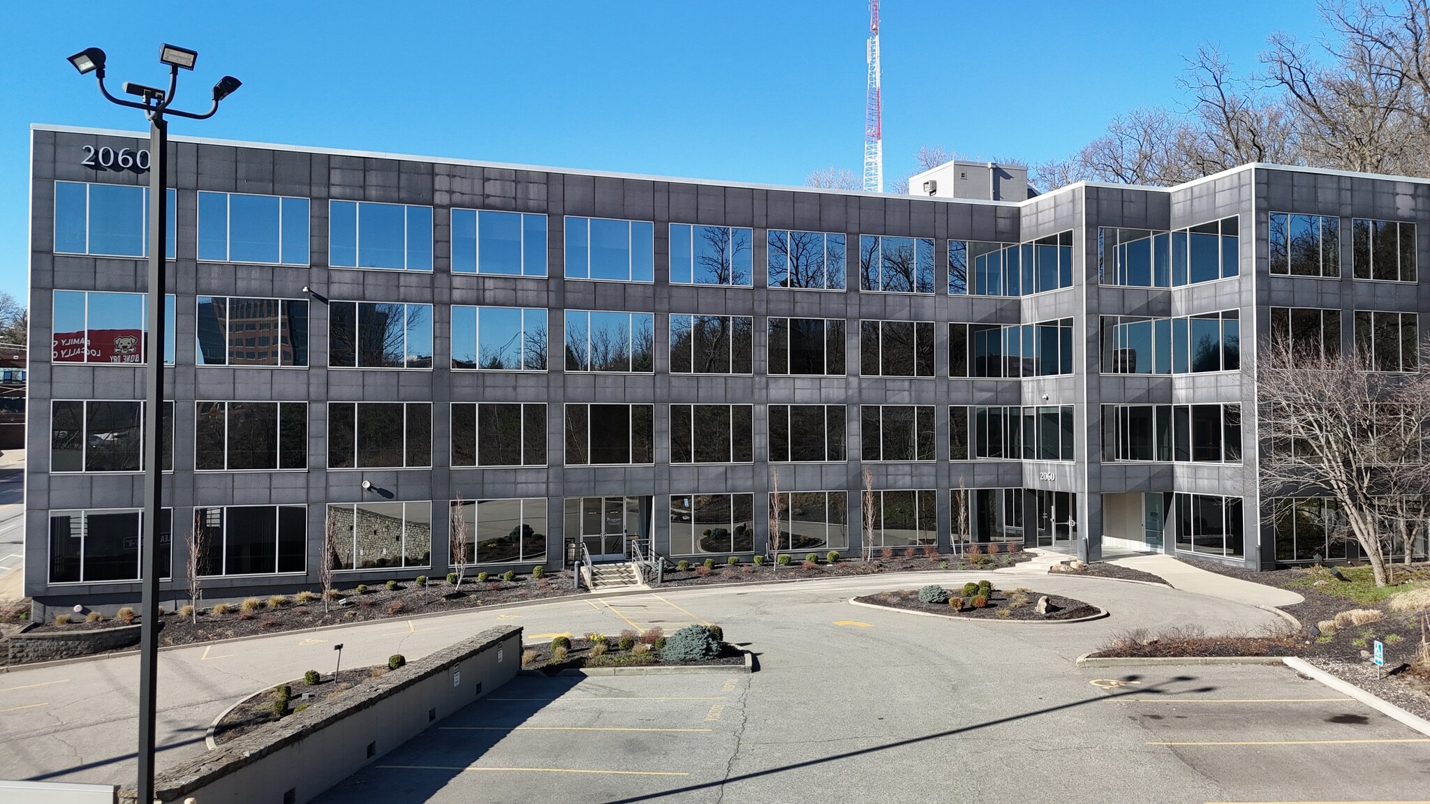 2060 Reading Rd, Cincinnati, OH for sale Primary Photo- Image 1 of 14