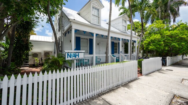 Plus de détails pour 823 Fleming St, Key West, FL - Services hôteliers à vendre