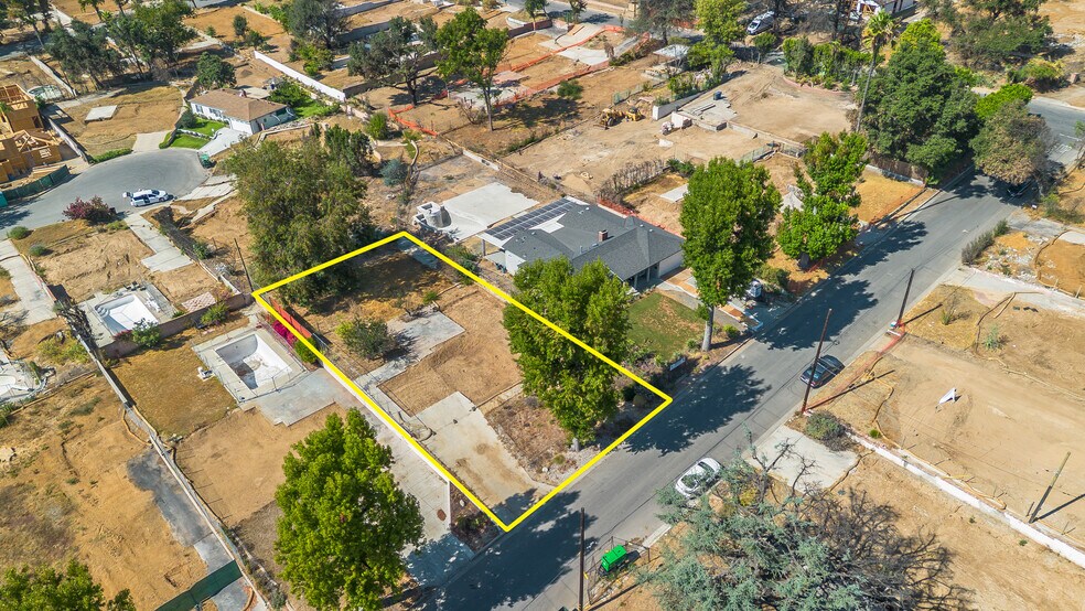 3333 Raymond Ave, Altadena, CA à vendre - Photo du bâtiment - Image 3 de 26