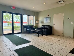 1170 Old Henderson Rd, Columbus, OH for lease Building Photo- Image 1 of 8