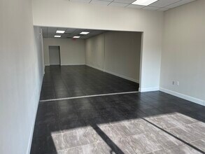 7325-7371 Lake Underhill Rd, Orlando, FL for lease Interior Photo- Image 2 of 4