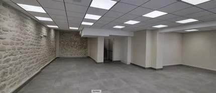Retail in Paris for lease Interior Photo- Image 2 of 10