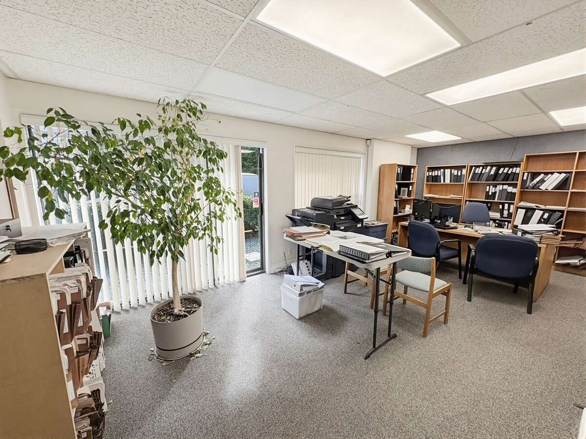 821 Burdett Ave, Victoria, BC V8W 1B3 - Unit 101 -  - Interior Photo - Image 1 of 3