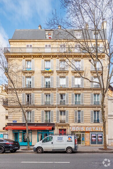 Immeuble residentiel dans Paris à vendre - Photo du bâtiment - Image 3 de 3