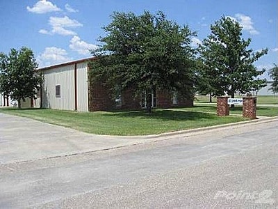 207 Kimberly Dr, Cleburne, TX for sale - Building Photo - Image 3 of 5