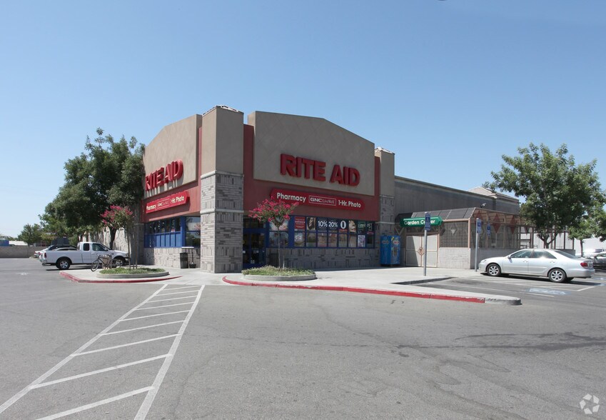 707 W Lacey Blvd, Hanford, CA for sale - Primary Photo - Image 2 of 11