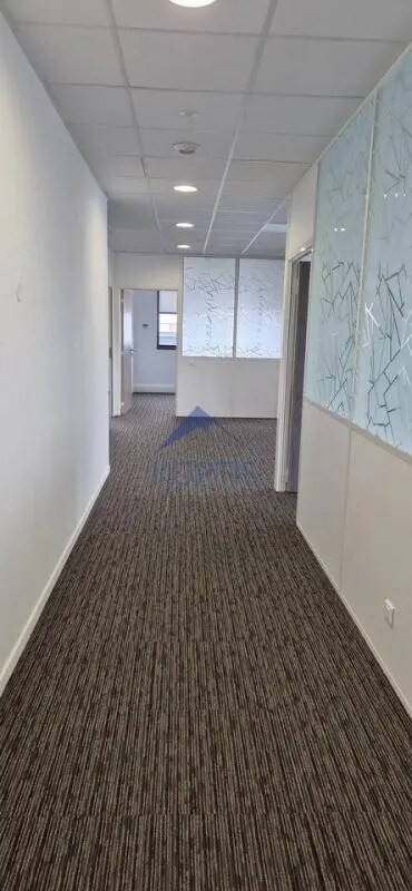 Bureau dans Meyzieu à louer Photo intérieure- Image 1 de 8