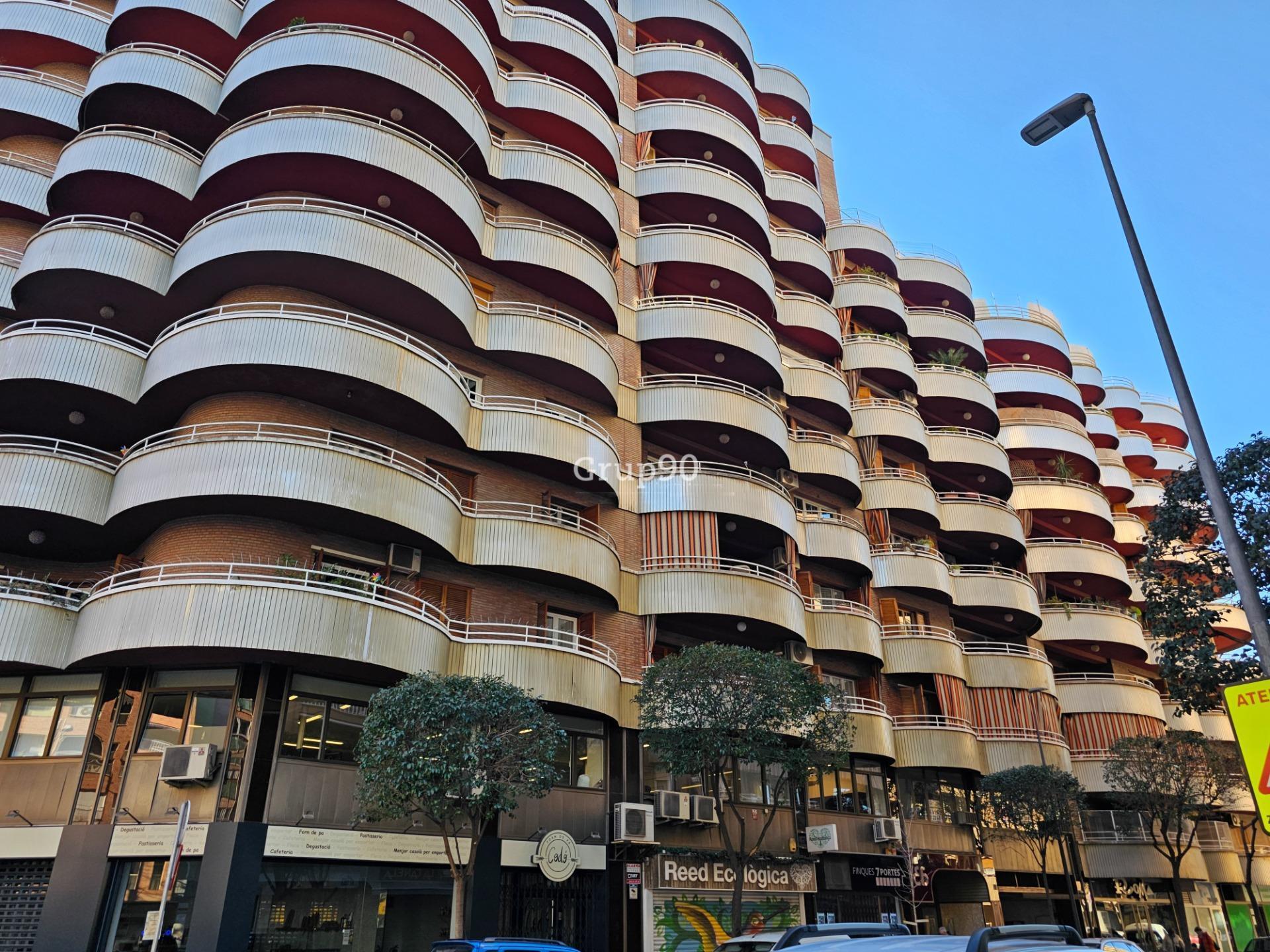 Immeuble residentiel dans Lleida, Lérida à vendre Photo principale- Image 1 de 1