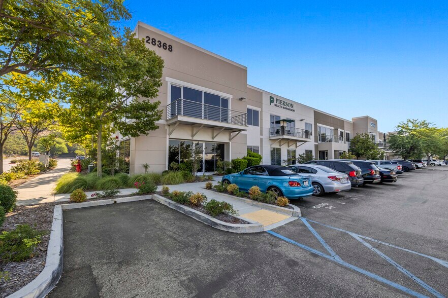 28368 Constellation Rd, Valencia, CA for lease - Building Photo - Image 1 of 8