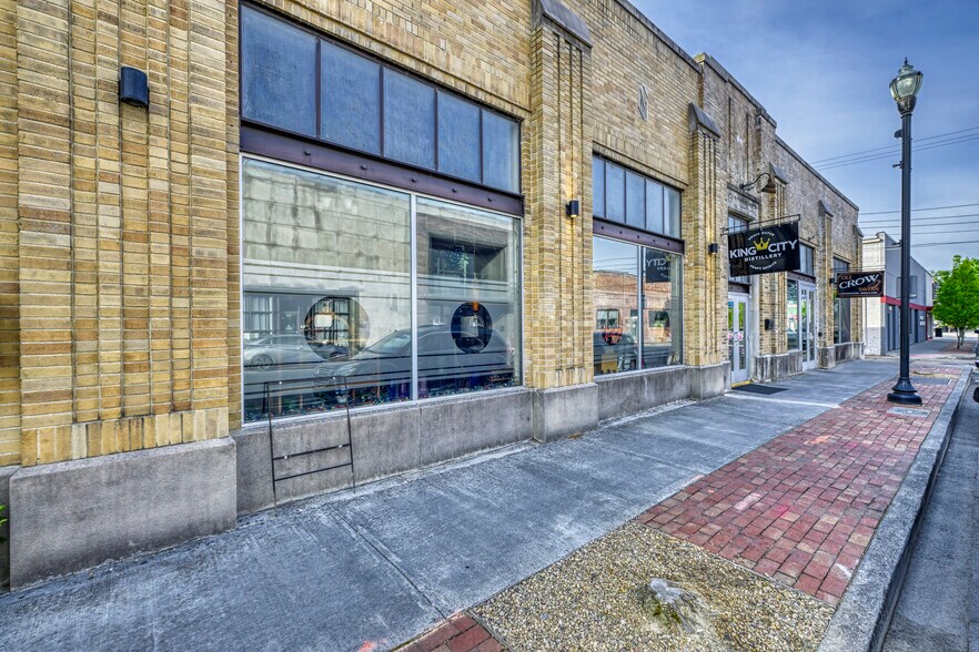 223 Commerce St, Kingsport, TN à vendre - Photo du bâtiment - Image 2 de 39