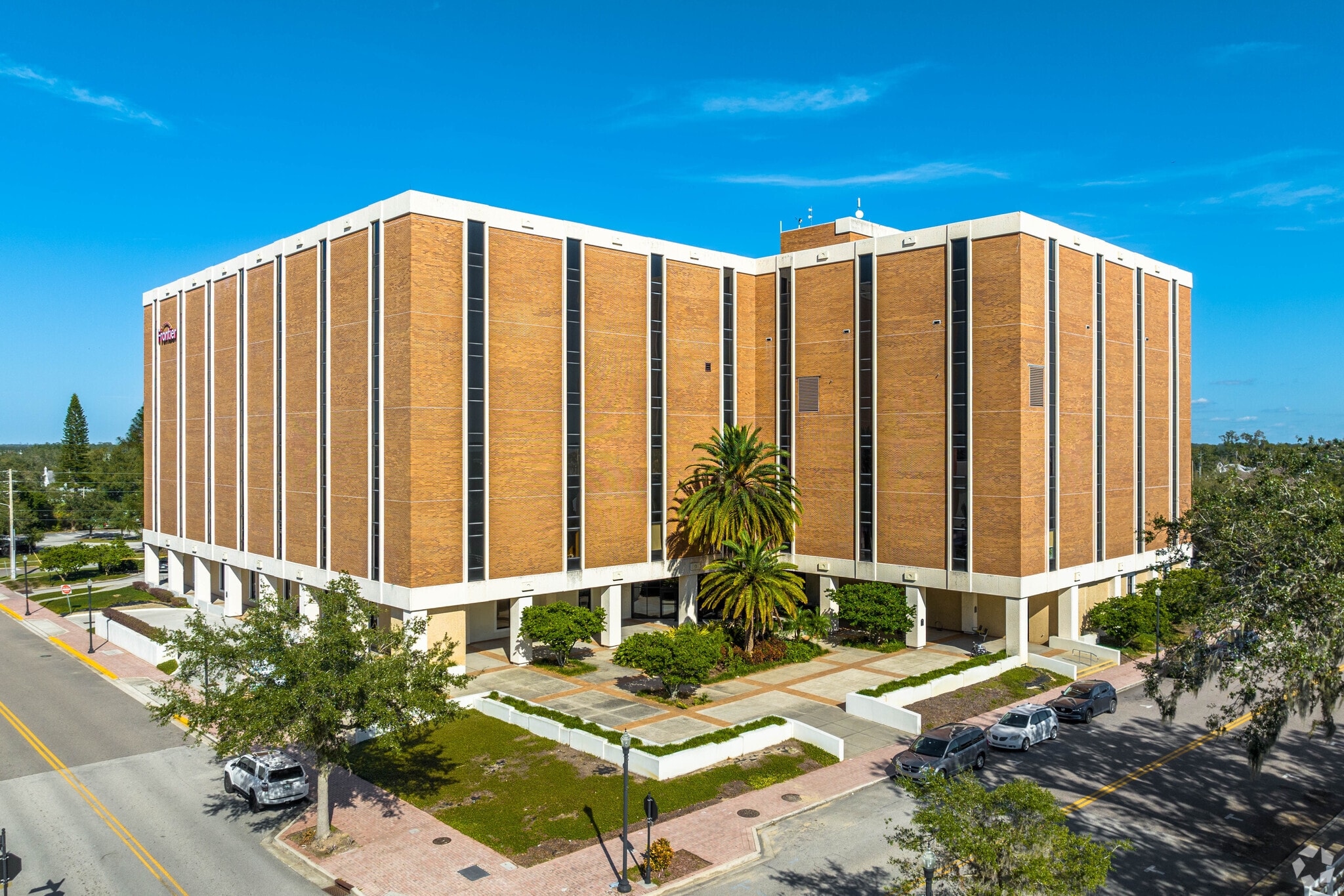 199 Avenue B NW, Winter Haven, FL à louer Photo du bâtiment- Image 1 de 12