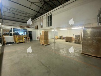 Plus de détails pour 15 Rue De La Guivernone, SAINT-OUEN-L'AUMONE - Bureau, Local d'activités à louer