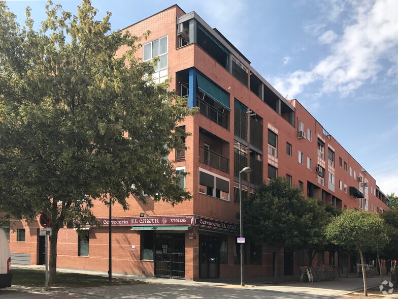 Retail in Getafe, Madrid for lease - Primary Photo - Image 1 of 2