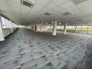 Plus de détails pour 10 Avenue De L'Entreprise, Cergy - Bureau à louer