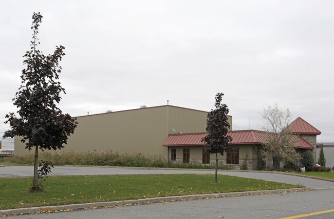 More details for 1100 Rue des Cascades, Châteauguay, QC - Industrial for Lease