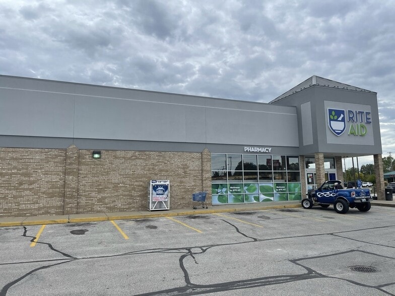 301 S Main St, Standish, MI à vendre - Photo du bâtiment - Image 3 de 6