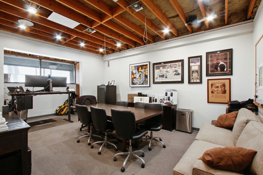1627 Pontius Ave, Los Angeles, CA à vendre - Photo intérieure - Image 2 de 19