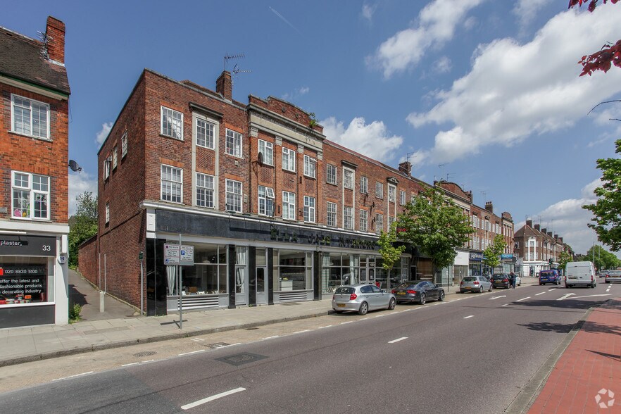35-57 Market Pl, Londres à louer - Photo du bâtiment - Image 3 de 8
