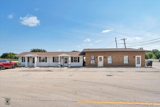 Plus de détails pour 1112 E Railroad St, Sandwich, IL - Bureau à vendre