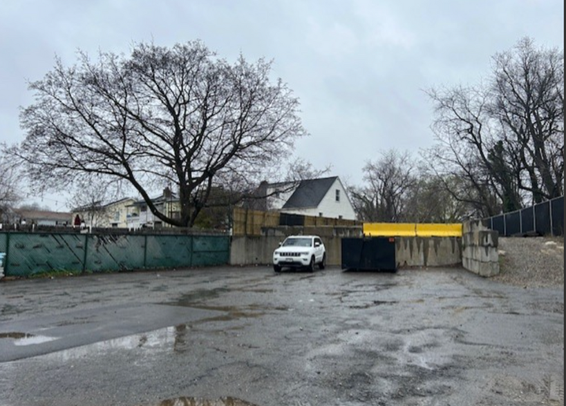 76 Runyon Ave, Yonkers, NY for lease - Building Photo - Image 3 of 11