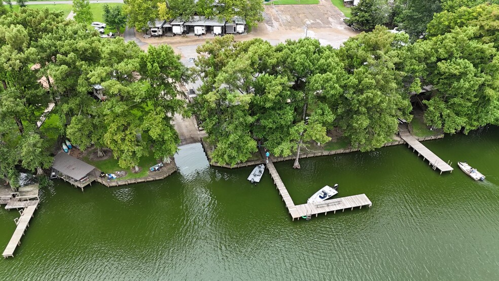 1424 Fisherman Dr, Ferriday, LA à vendre - Photo du bâtiment - Image 1 de 36