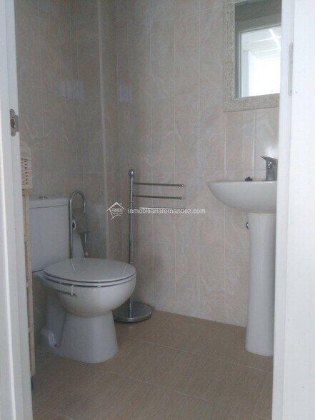 Commerce de détail dans Cáceres, Cáceres à louer - Photo du bâtiment - Image 3 de 7