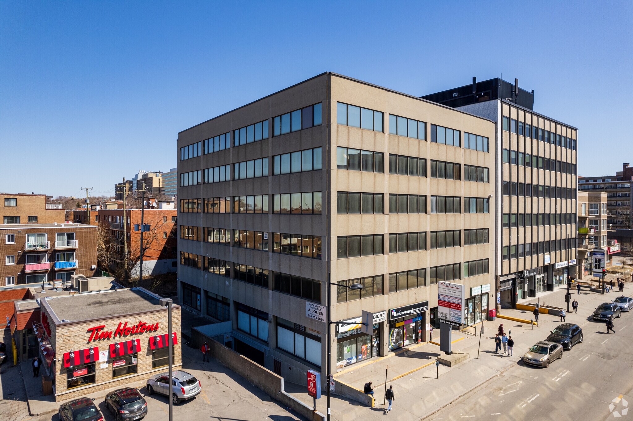 5881-5889 Ch de la Côte-des-Neiges, Montréal, QC à louer Photo du bâtiment- Image 1 de 13