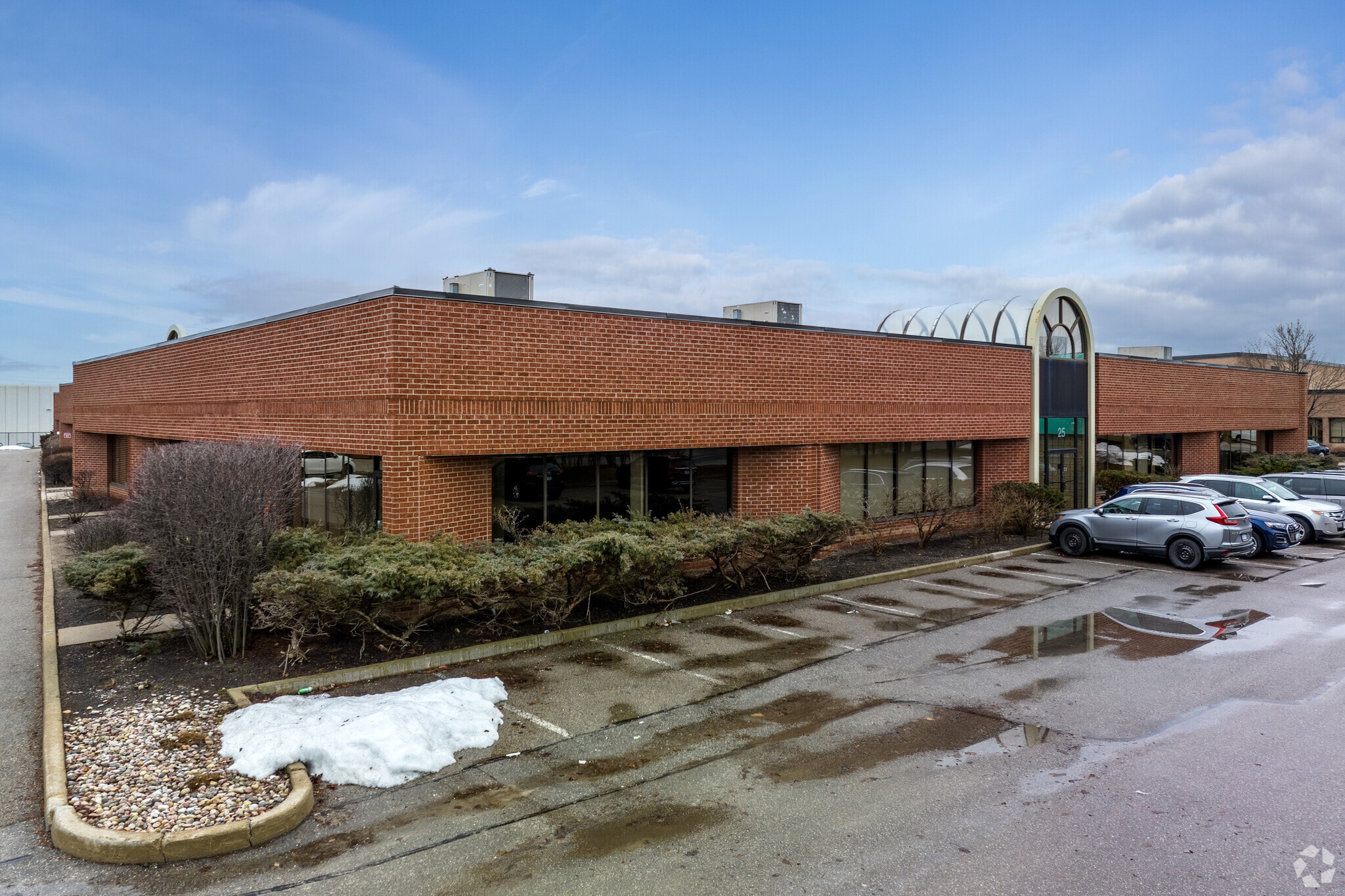 25 Valleywood Dr, Markham, ON à louer Photo principale- Image 1 de 9