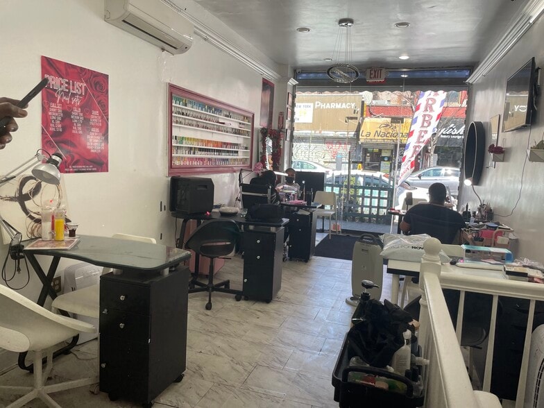 114 E 183rd St, Bronx, NY for lease - Building Photo - Image 1 of 3