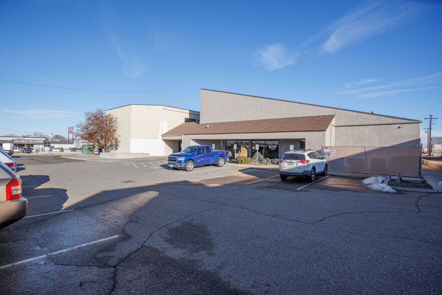 10 N Washington St, Kennewick, WA for lease - Building Photo - Image 2 of 26