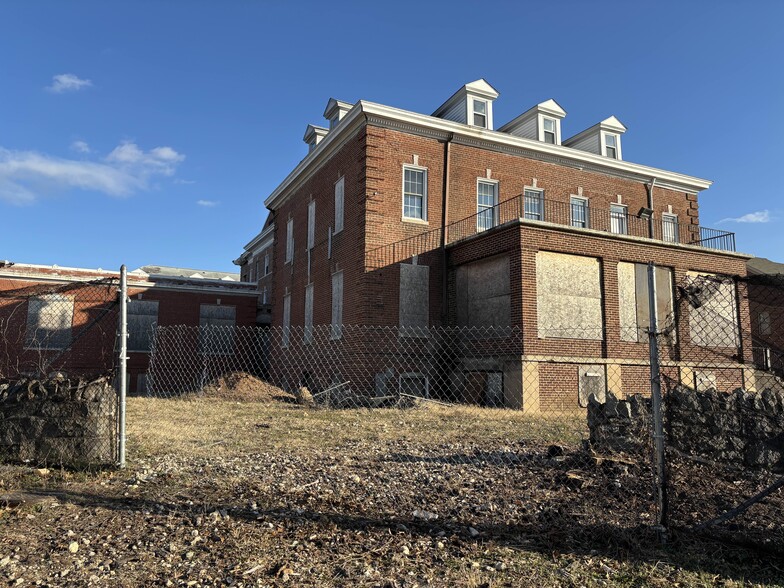 6101 Sligo Mill Rd NE, Washington, DC for sale - Building Photo - Image 2 of 31