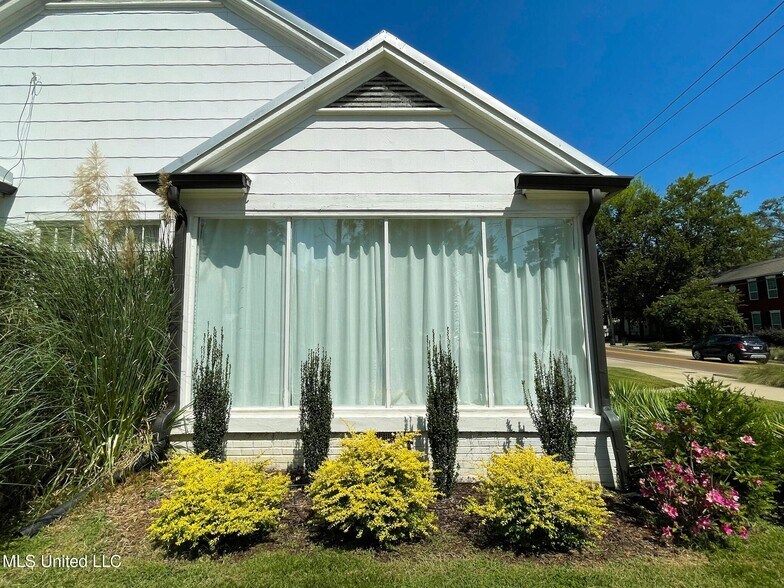 3413 N State St, Jackson, MS à vendre - Photo du bâtiment - Image 3 de 35