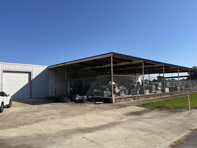 1625 N Lindell St, Martin, TN à vendre - Photo du bâtiment - Image 2 de 2