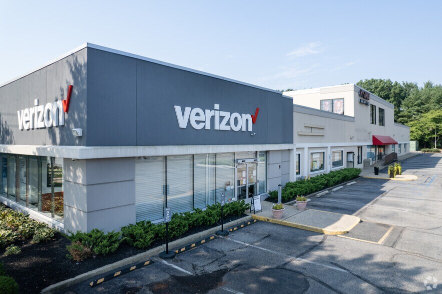 469 Route 17, Paramus, NJ à louer - Photo du bâtiment - Image 1 de 4