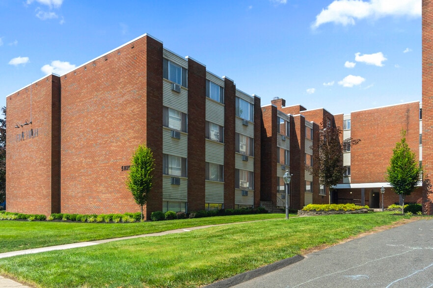 5 Highland St, West Hartford, CT for sale - Building Photo - Image 2 of 23