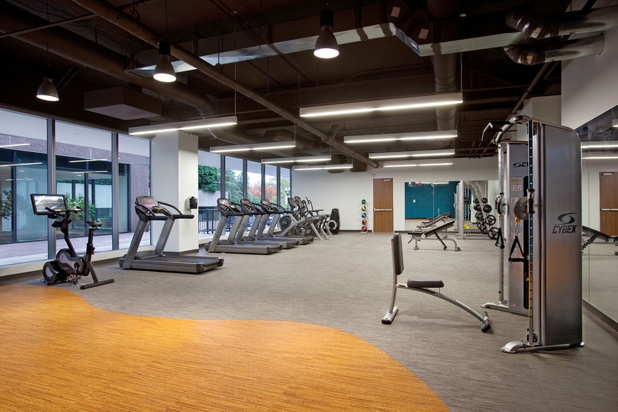 1400 Crystal Dr, Arlington, VA for lease - Interior Photo - Image 2 of 33