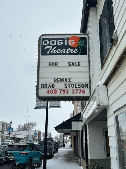 131 2 St W, Brooks, AB à vendre - Photo du bâtiment - Image 2 de 15