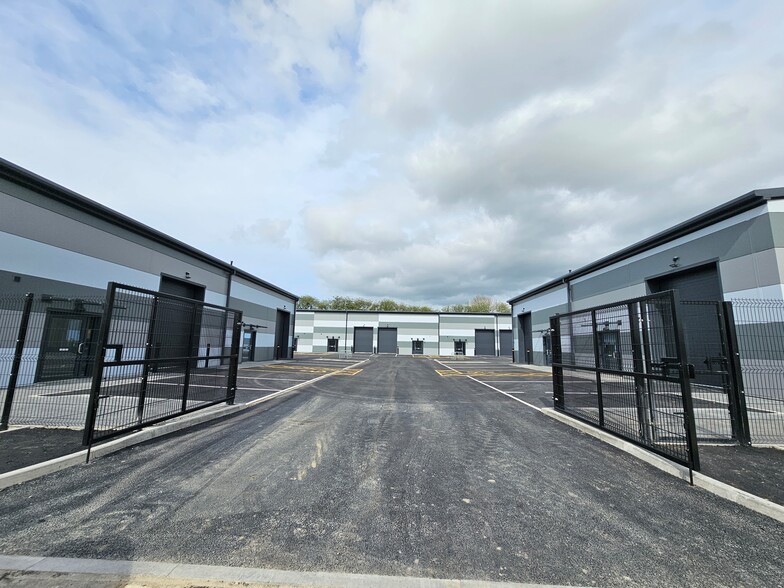 6 Thornton Road Industrial Estate, Pickering for lease - Building Photo - Image 3 of 23