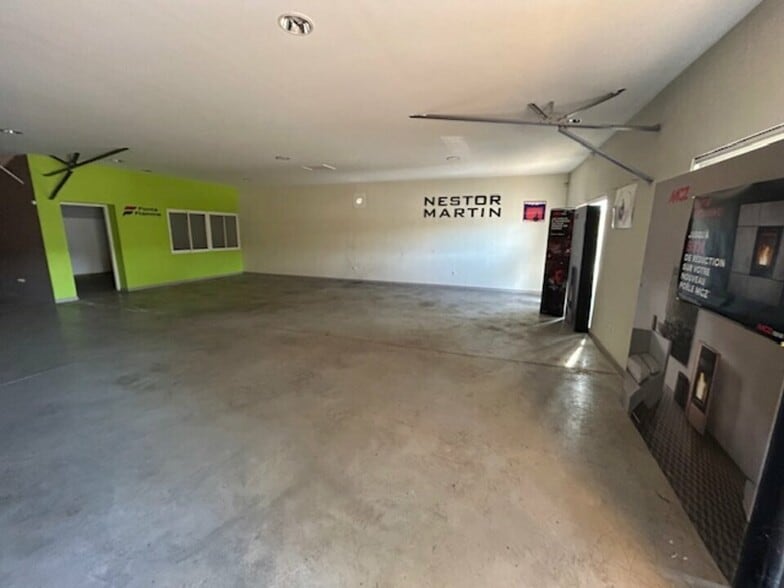 Flex in Bagnols-sur-Cèze for lease - Interior Photo - Image 2 of 7
