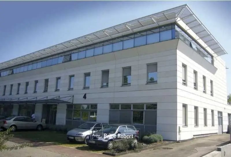 Office in Bron for lease - Building Photo - Image 2 of 6