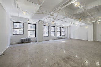 242 W 30th St, New York, NY for lease Interior Photo- Image 2 of 6