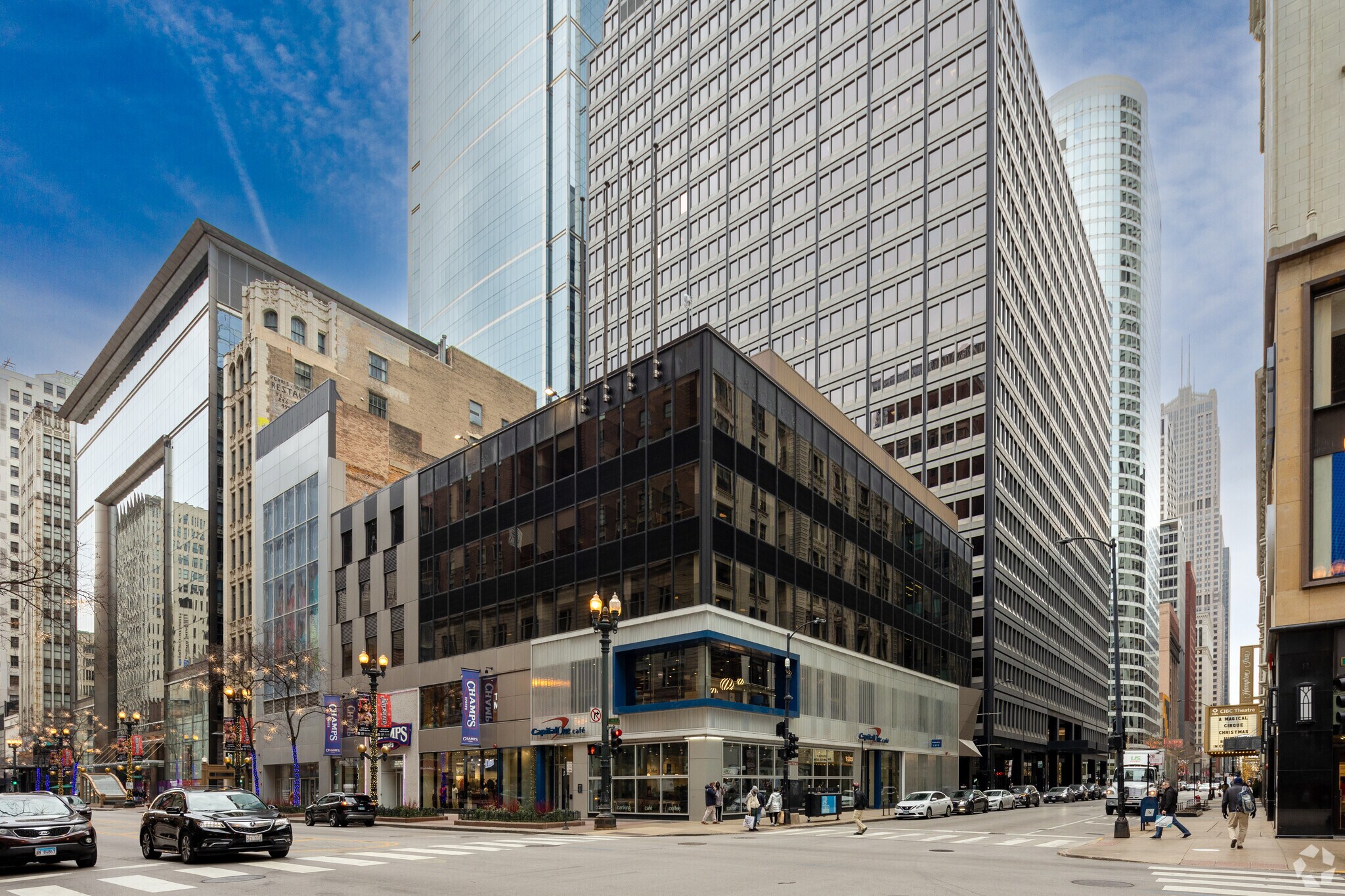 100-112 S State St, Chicago, IL à louer Photo du bâtiment- Image 1 de 5